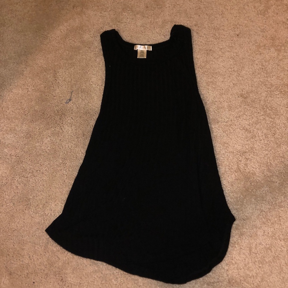 BLACK TANK TOP